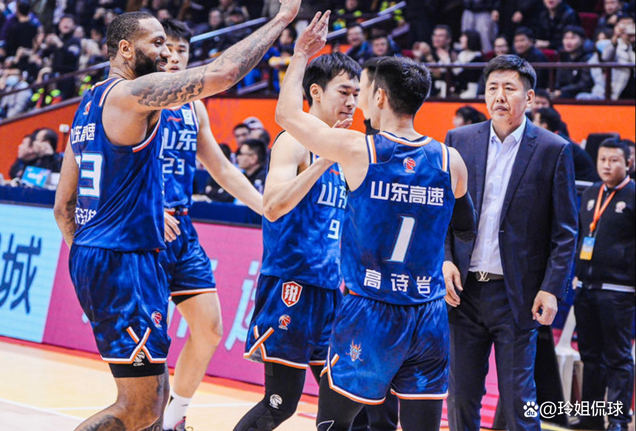 关于离谱！转会期莱比锡调整名单以备CBA季后赛皇家马德里回应争议备战NBA季后赛，山东男篮遗憾出局的信息
