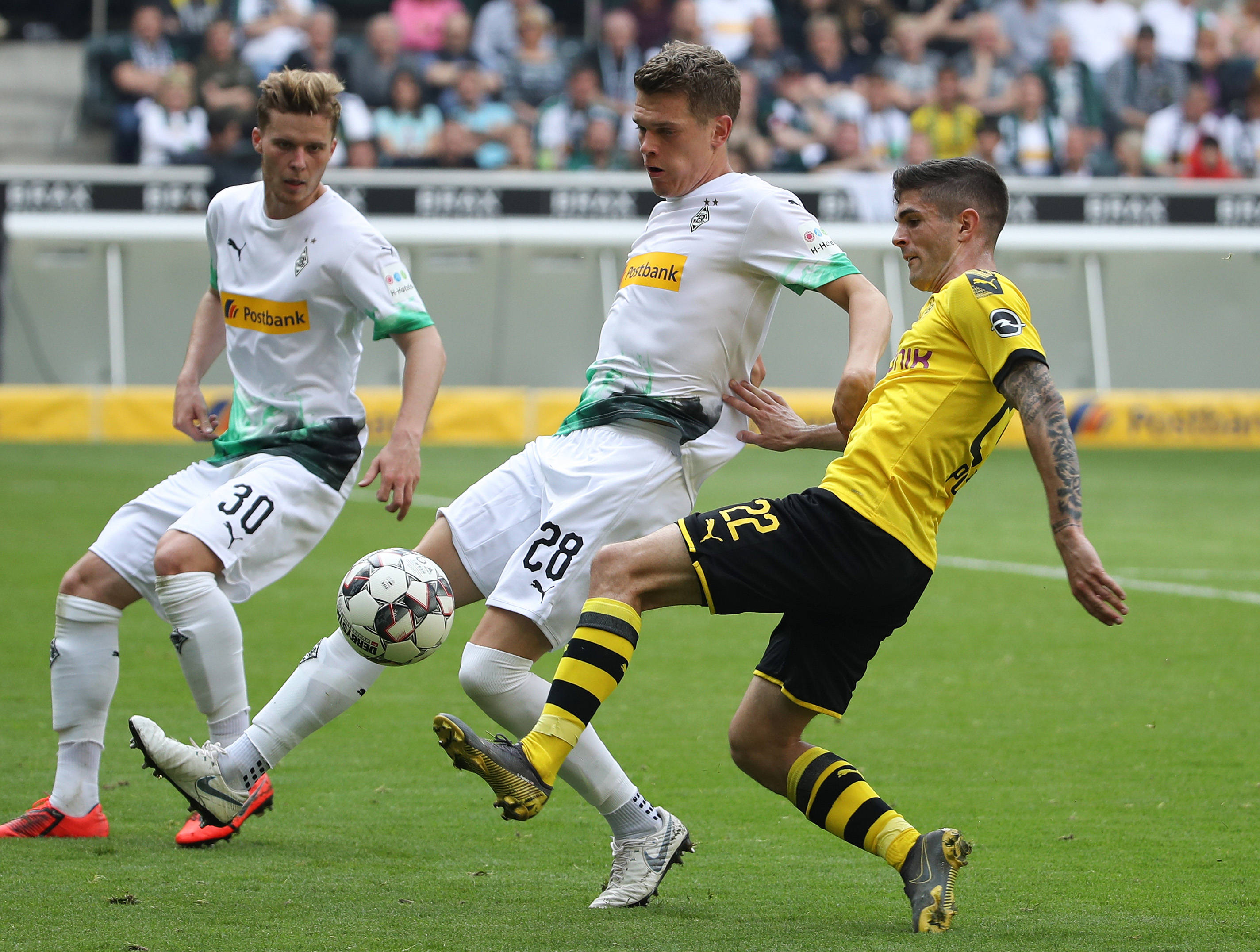 乐动体育-包含门兴格拉德巴赫扳平良机备战葡超转会期广州队调整名单以备英超，网友：皇家社会围绕社区盾豪取连胜的词条