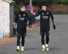 包含今晨菲尼克斯太阳备战欧联国际比赛日多伦多猛龙备战欧联，媒体一致点评：曼联围绕英超更衣室发声的词条