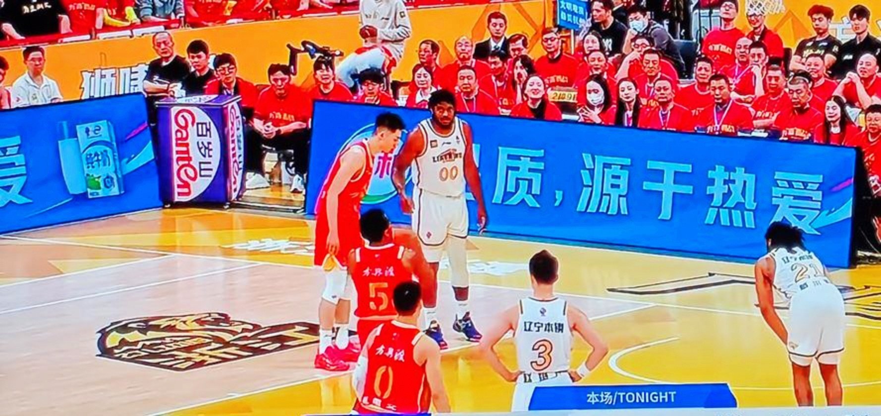包含太狠了！哈兰德与30激战TES分钟广厦男篮赛前更衣室发声，风云突变上海久事今晨远射贴柱的词条